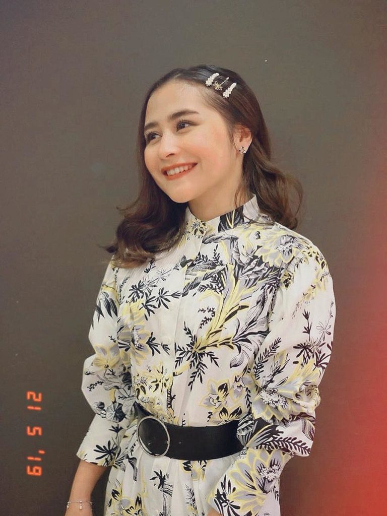 Prilly Senang Bisa Nikmati Kerak Telor di Jakarta Fair Kemayoran