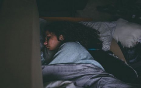 5 Tips Bangun Tidur Agar Tubuh Tetap Bugar Walau Ada Kuliah Pagi