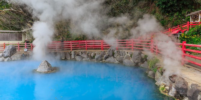 Melihat Keunikan Kolam Neraka Beppu