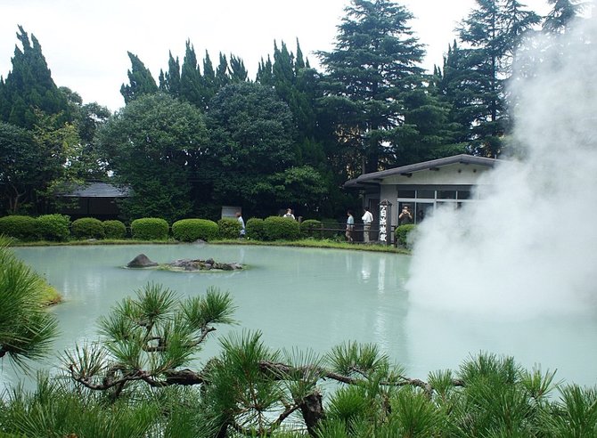 Melihat Keunikan Kolam Neraka Beppu