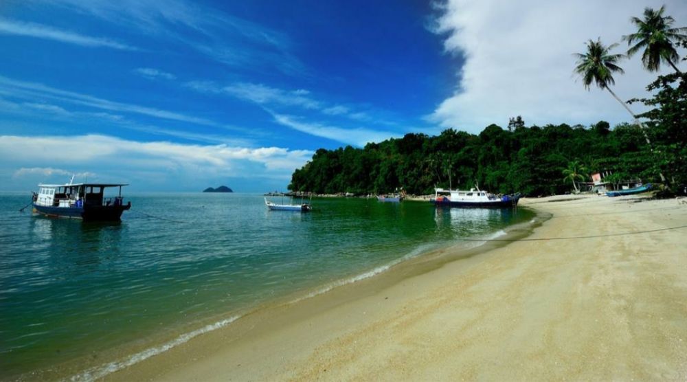 5 Pantai Penuh Pesona Pulau Penang