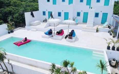 10 Hotel Unik di Indonesia yang Bertema Santorini