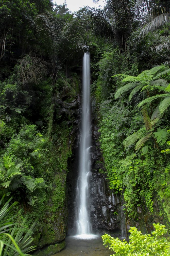 Pesona Air Terjun Parang Ijo Mata Air Gunung Lawu