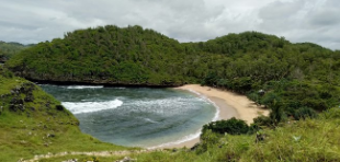 Pesona Pantai Kasap,Miniatur Raja Ampat di Pacitan 