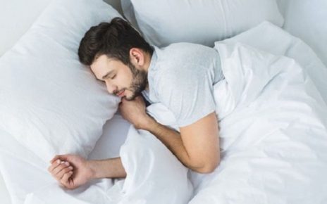 Mitos dan Fakta tentang Tidur Berjalan