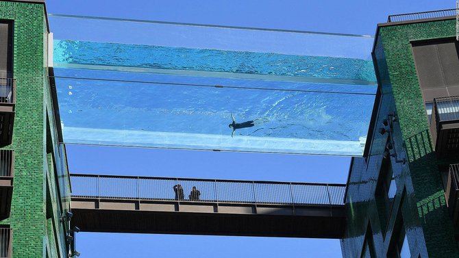 Sky Pool Pertama Melayang di Atas Kota London