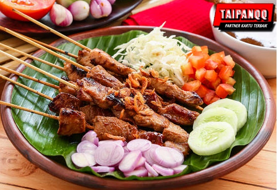 Alasan Kenapa Kamu Wajib Makan Acar setelah Menyantap Sate Kambing