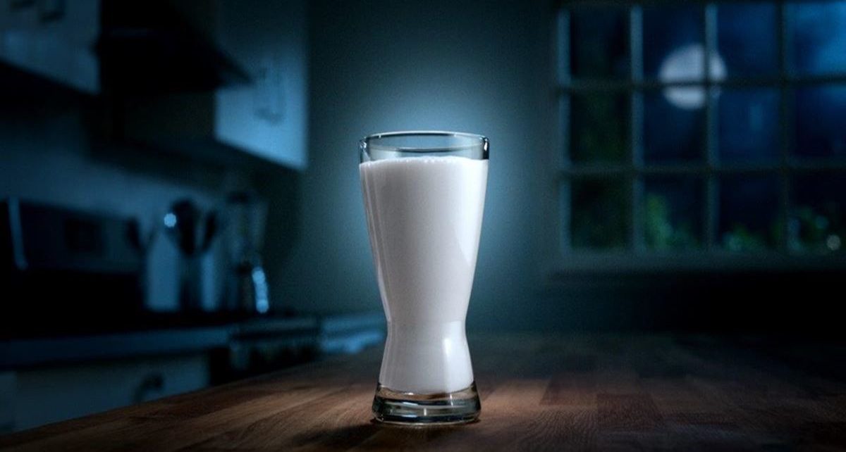 10 Manfaat Minum Susu Sebelum Tidur, Tidak Hanya Buat Tidur Lebih Nyenyak