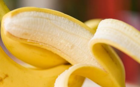 Jangan Langsung Dibuang, ini 5 Manfaat Kulit Pisang untuk Tanaman Hias