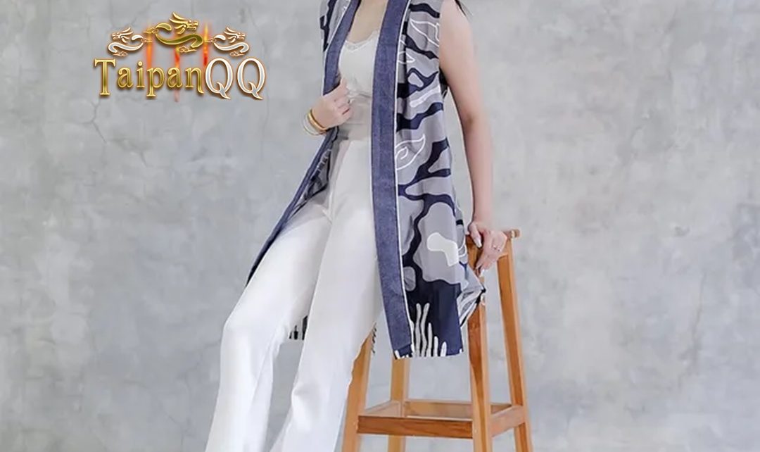 Model Outer Batik Kekinian