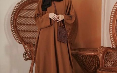 Baju Cokelat Cocok dengan Jilbab