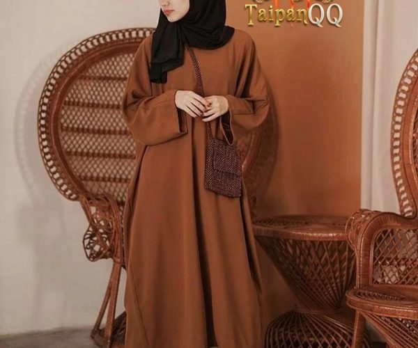 Baju Cokelat Cocok dengan Jilbab