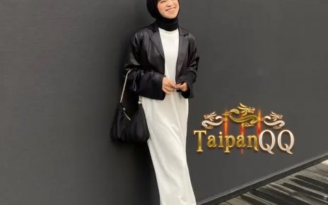 Gaya Outfit Dinner Hijab Hitam