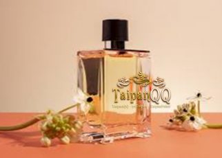 Parfum yang Tercium dari Jarak Jauh Wangi