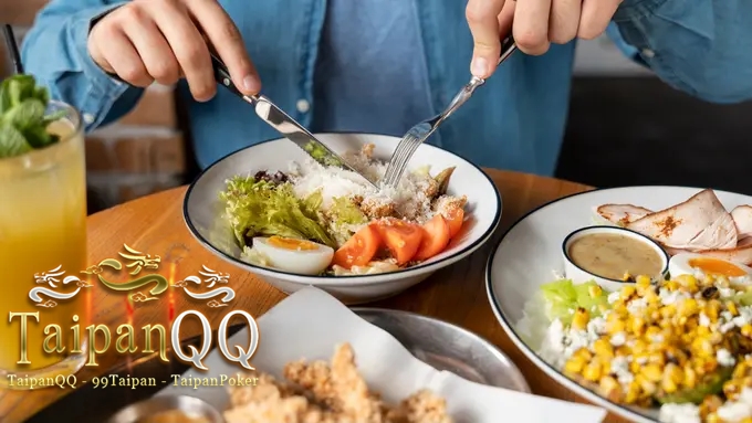 Agar Tubuh Sehat, Pahami Jam Makan Siang yang Tepat