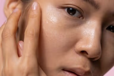 Rekomendasi Cleansing Oil untuk Kulit Berjerawat